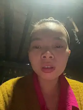 Snapshot of EllieYun chatting on 8, 11, 2025 EllieYun online show from 8, 11, 2025