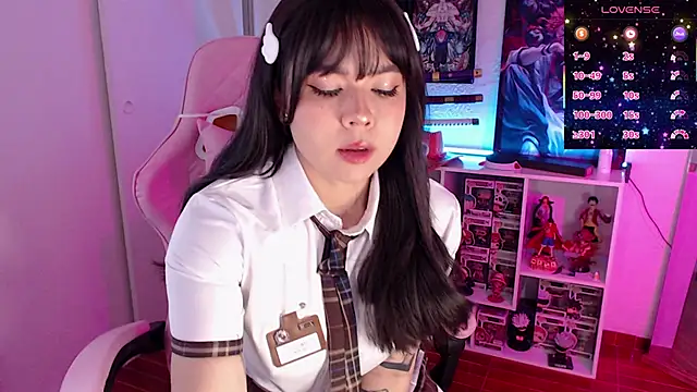 AnnieHikari online show from 24, 10, 2025