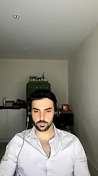 Snapshot of eauminerale chatting on 7, 7, 2026 eauminerale online show from 7, 7, 2026