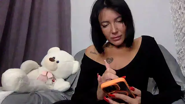 Veymoria online show from 4, 10, 2025