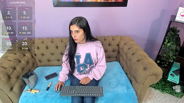 Snapshot of Vhaleria_Vega chatting on 4, 10, 2025 Vhaleria Vega online show from 4, 10, 2025