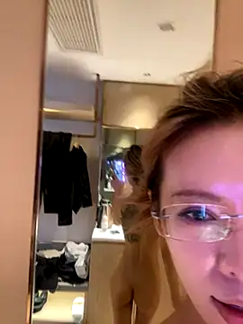 Snapshot of miumiu-66 chatting on 7, 11, 2025 miumiu-66 online show from 7, 11, 2025