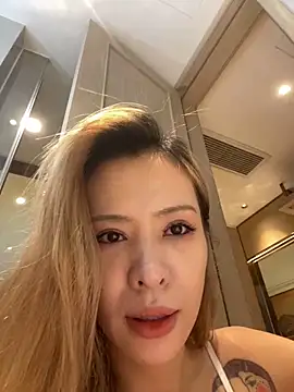 Snapshot of miumiu-66 chatting on 17, 11, 2025 miumiu-66 online show from 17, 11, 2025