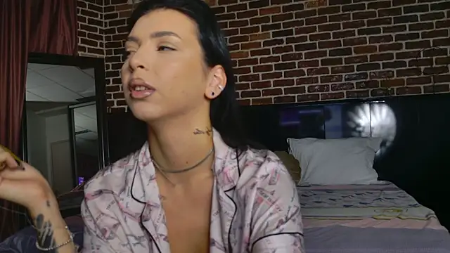 MeganSin  online show from 5, 10, 2025