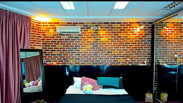 MeganSin  online show from 5, 12, 2025