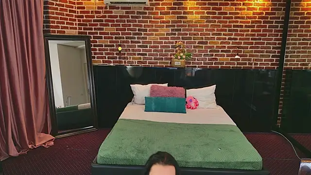 MeganSin  online show from 20, 12, 2025