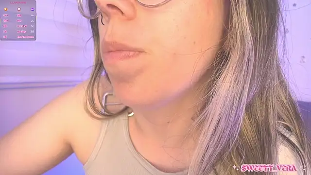 Snapshot of sweettvera chatting on 25, 6, 2026 sweettvera online show from 25, 6, 2026