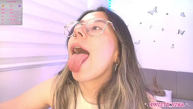 Snapshot of sweettvera chatting on 25, 6, 2026 sweettvera online show from 25, 6, 2026