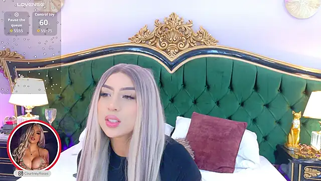 Snapshot of CourtneyRoses chatting on 17, 11, 2025 CourtneyRoses online show from 17, 11, 2025