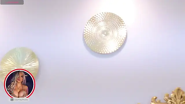 Snapshot of CourtneyRoses chatting on 12, 11, 2025 CourtneyRoses online show from 12, 11, 2025