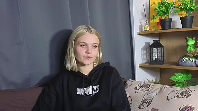 KelleDomin online show from 2, 10, 2025