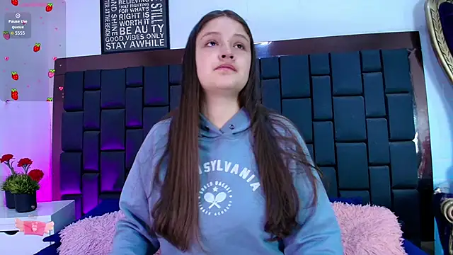 Krystal Heartss online show from 12, 11, 2025