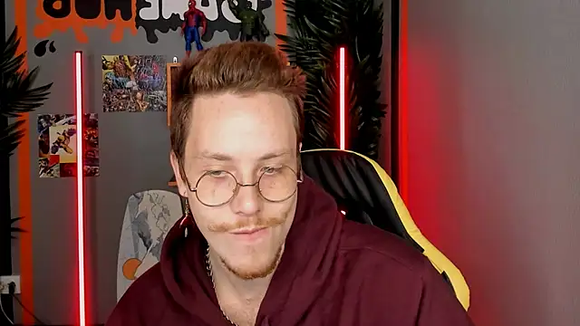 LeoMooree online show from 4, 11, 2025