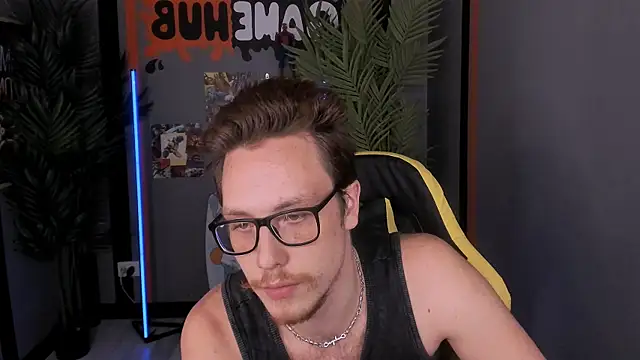 LeoMooree online show from 30, 11, 2025