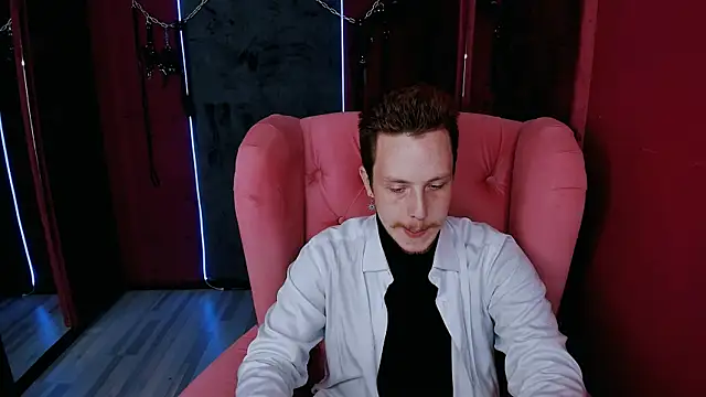 LeoMooree online show from 24, 10, 2025