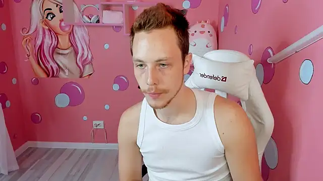 LeoMooree online show from 18, 10, 2025