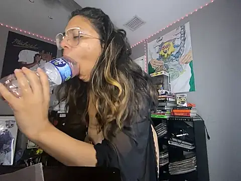 mrandmrs freak online show from 6, 4, 2026