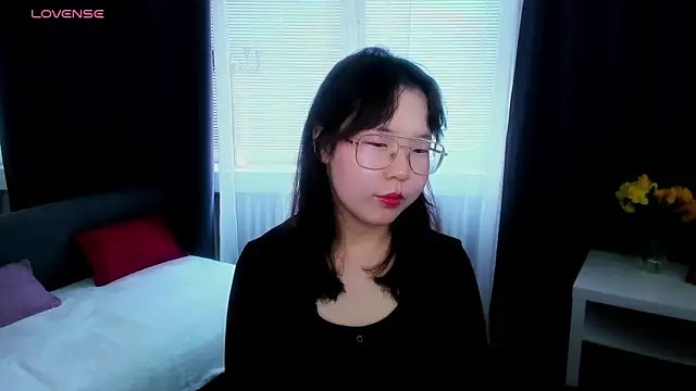 EmmaSnoww online show from 23, 9, 2025