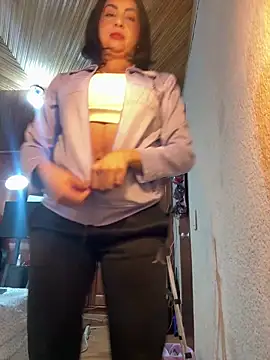 LlianneDiamond1 online show from 30, 11, 2025