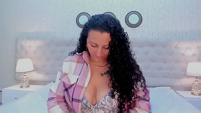 VaniaRose online show from 10, 11, 2025