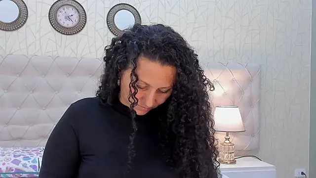 VaniaRose online show from 28, 11, 2025