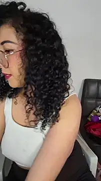 Snapshot of LondonHilton chatting on 16, 2, 2026 LondonHilton online show from 16, 2, 2026