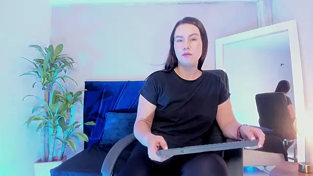 Iris Parkerr online show from 7, 11, 2025