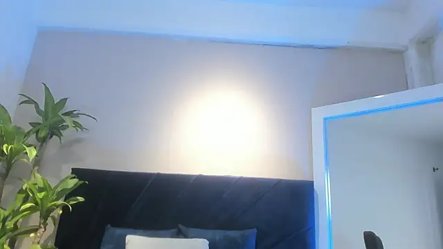 Iris Parkerr online show from 29, 10, 2025