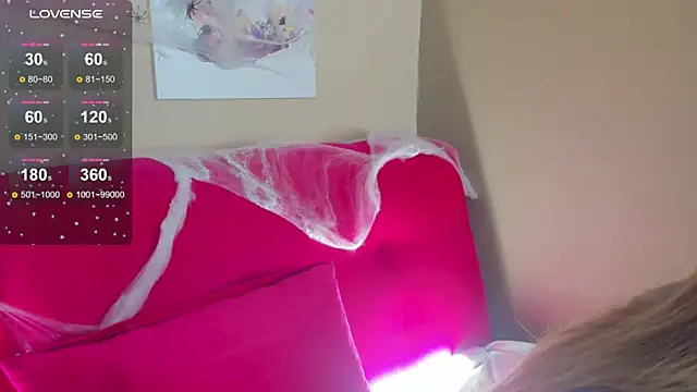 Angel Leeks online show from 3, 11, 2025