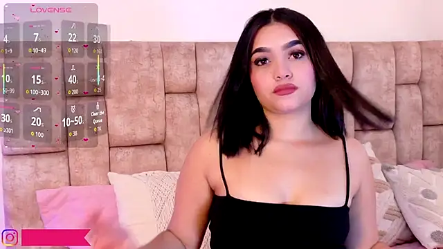 LunaOcampo  online show from 20, 11, 2025