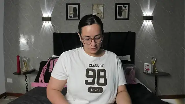 Snapshot of Michell_Monet chatting on 27, 10, 2025 Michell Monet online show from 27, 10, 2025