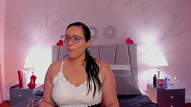 Michell Monet online show from 27, 2, 2026