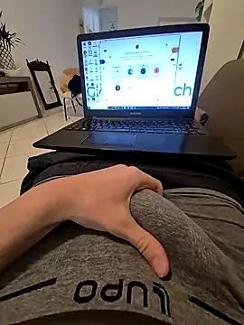 Salsicha244 online show from 24, 10, 2025