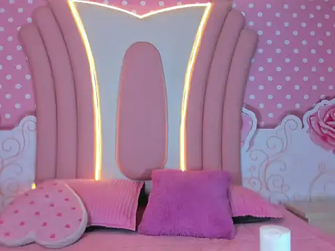 SofiaaBigBoobs online show from 17, 10, 2025