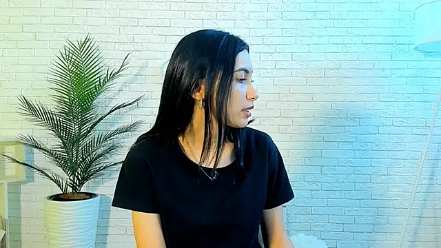 LizFall online show from 2, 10, 2025