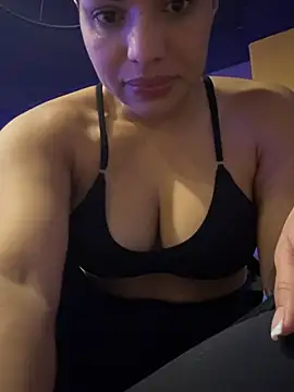 Snapshot of Anavalle chatting on 6, 2, 2026 Anavalle online show from 6, 2, 2026