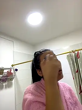 IsabellaJoness  online show from 18, 10, 2025