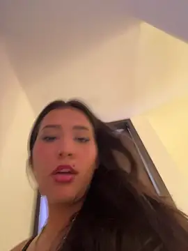 IsabellaJoness  online show from 17, 4, 2026