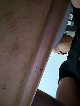 Mia-Reyes online show from 15, 10, 2025