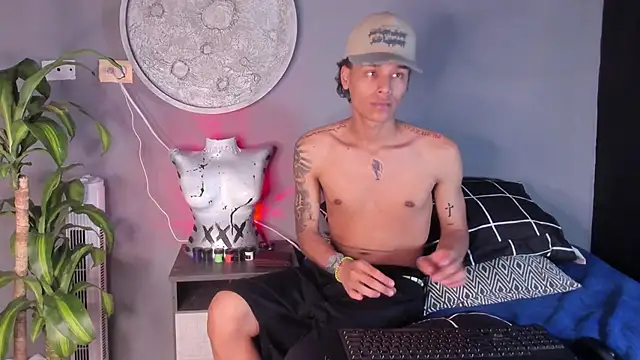 Frayhot777 online show from 27, 10, 2025