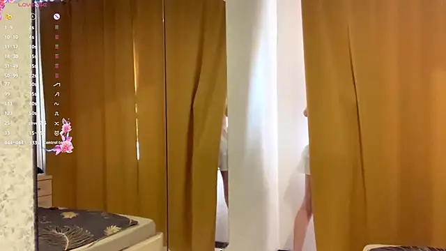 Snapshot of KrystinFunches chatting on 28, 9, 2025 KrystinFunches online show from 28, 9, 2025