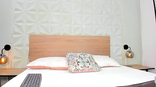 Snapshot of ValeryTrans_ chatting on 12, 11, 2025 ValeryTrans online show from 12, 11, 2025