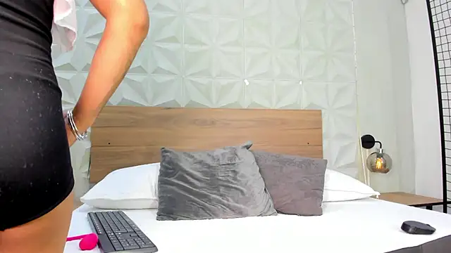 Snapshot of ValeryTrans_ chatting on 20, 11, 2025 ValeryTrans online show from 20, 11, 2025