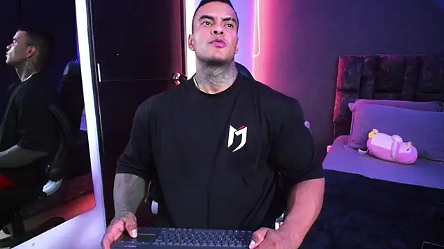 Snapshot of binmontana_ chatting on 3, 2, 2026 binmontana online show from 3, 2, 2026