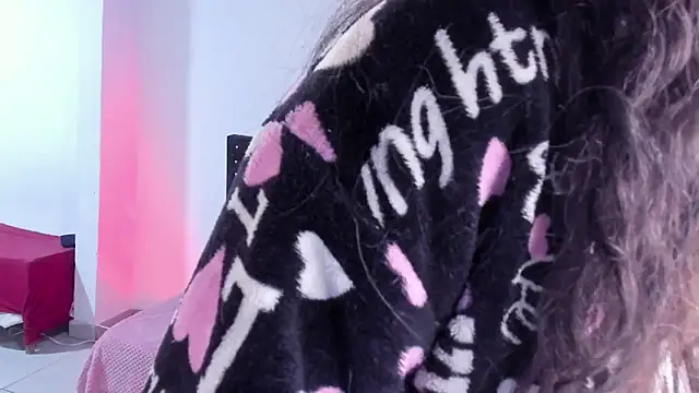 kitty  chs online show from 18, 12, 2025