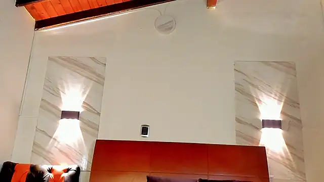 Charlotte-Smit online show from 11, 11, 2025