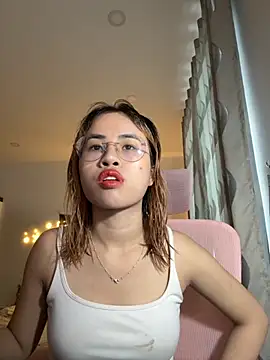 Snapshot of EllieYoon chatting on 30, 11, 2025 EllieYoon online show from 30, 11, 2025