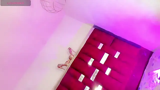 roxanawillts online show from 25, 3, 2026