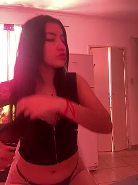 Snapshot of KarenG2025 chatting on 25, 11, 2025 KarenG2025 online show from 25, 11, 2025