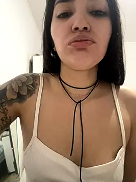 Snapshot of KarenG2025 chatting on 9, 10, 2025 KarenG2025 online show from 9, 10, 2025